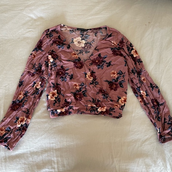 American eagle v neck floral blouse - Picture 1 of 3